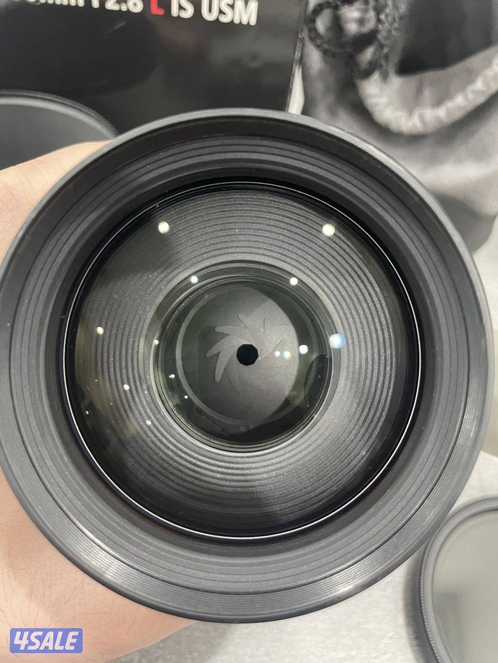 Canon Rf 70-200 F2.8 عدسة كانون4