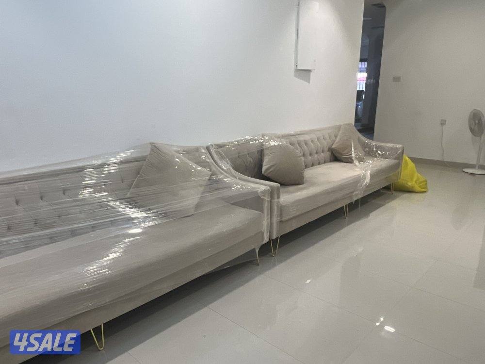 للبيع غنفات بمنطقة الشهداء استعمال خفيف عدد ٢ طول كل وحده 2.804