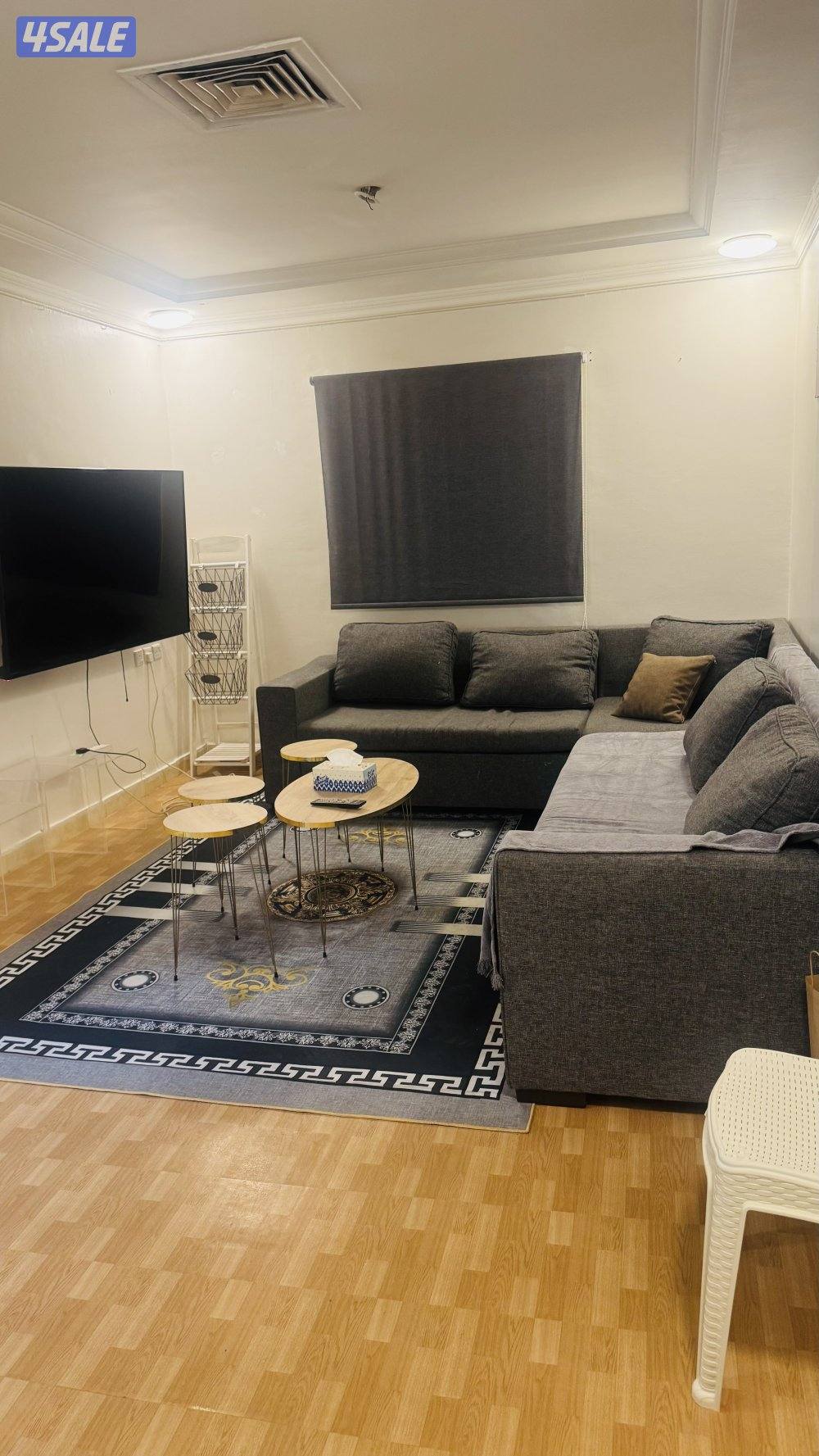 شقه خلو للايجار بحولي غرفة وصالة وحمام ومطبخ0