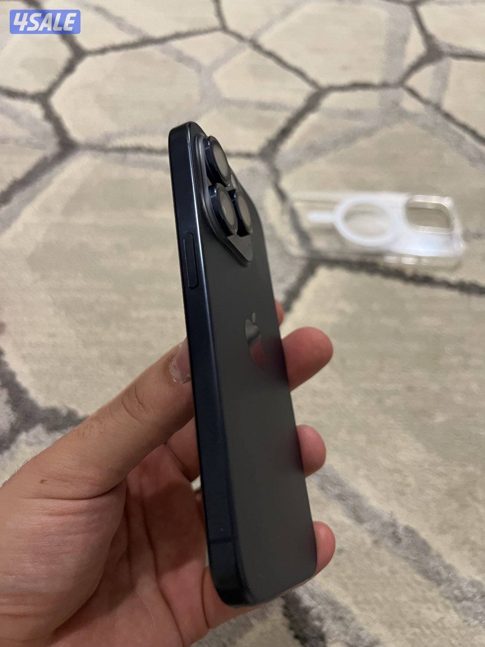 للبيع ايفون 15 برو 265 قيقا2