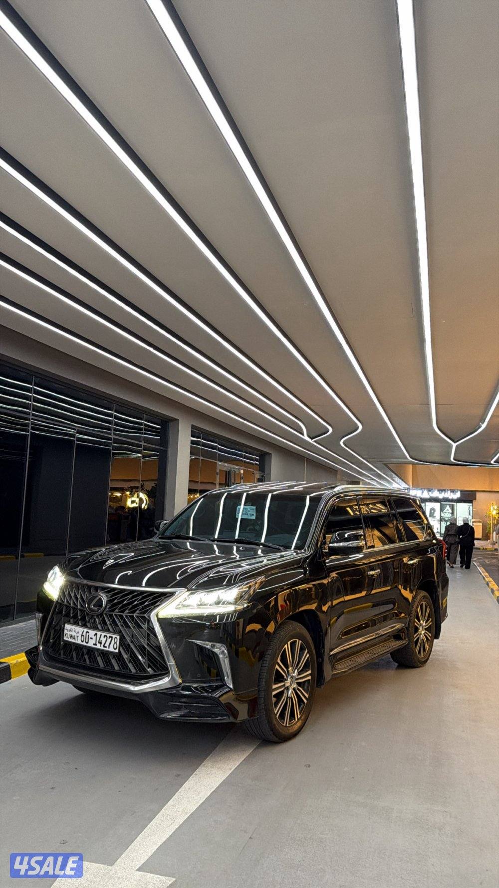 لكزس 2018 الفل صبغ الوكاله اسود .0