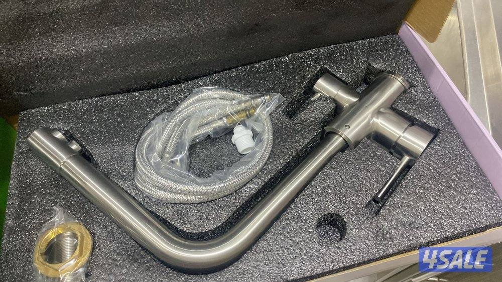 Professional Plumber - فني صحي1