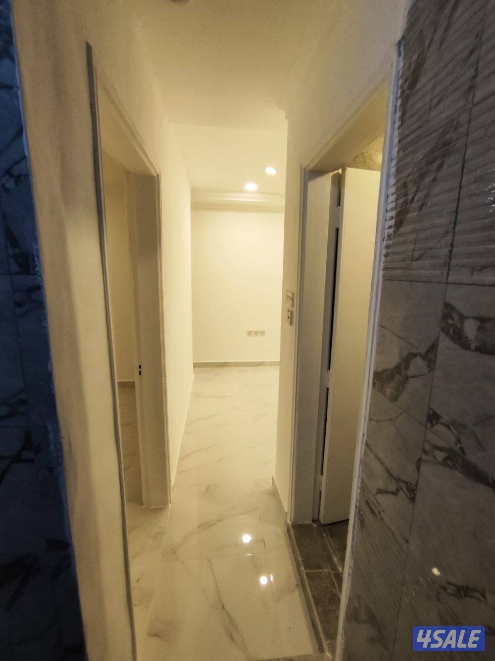 يوجد شقه للايجار غرفه وصاله وحمام مطبخ مساحه كبيره قريبه من جميع الخدم4