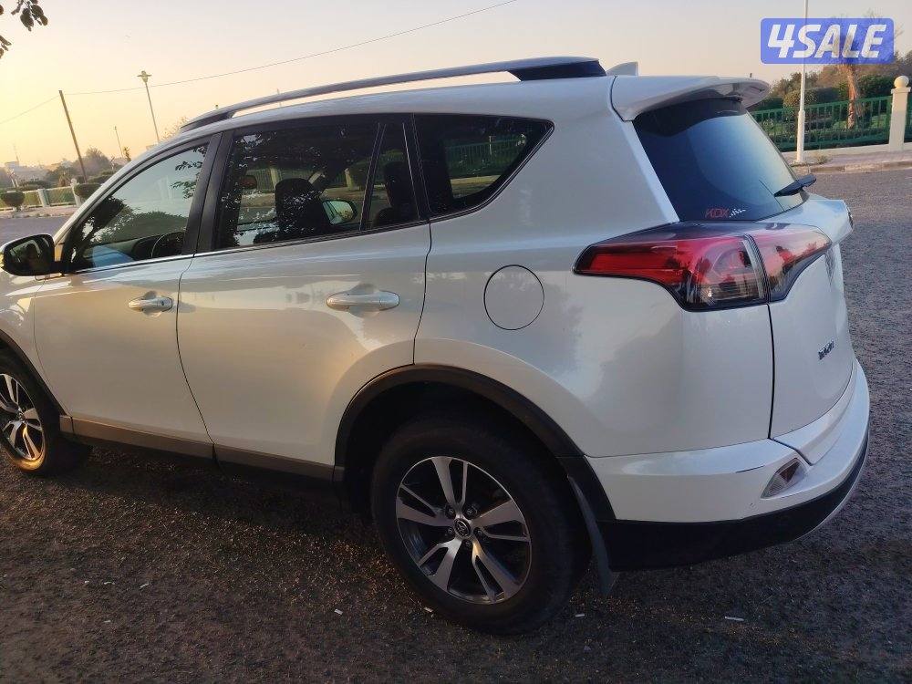 للبيع جيب تويوتا راف فور موديل2018 فل فتحه بصمه لحالةلوكالةشرط الفحص6