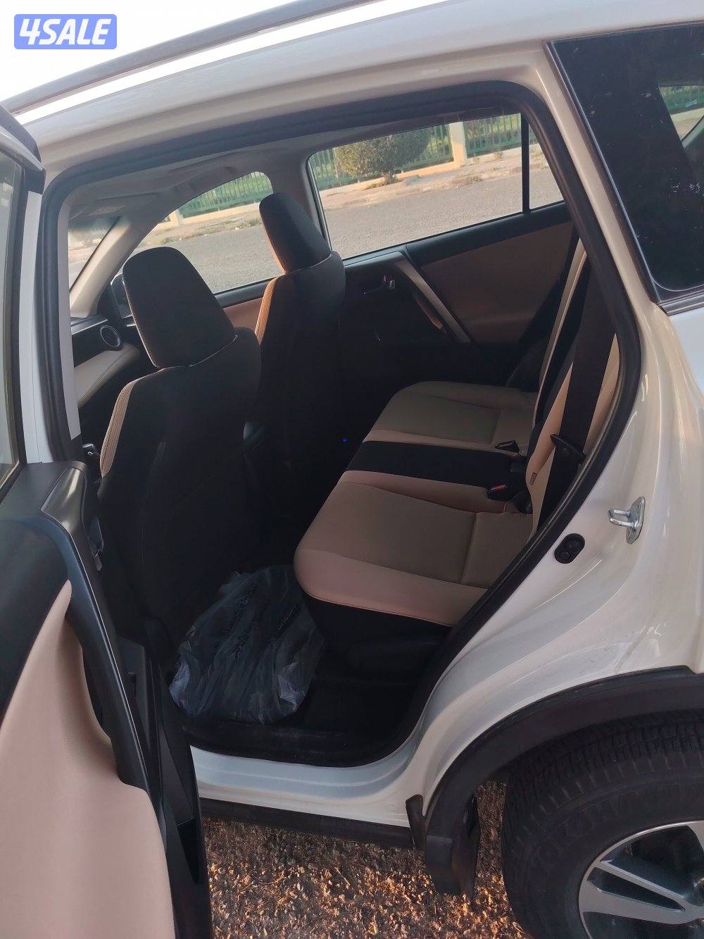 للبيع جيب تويوتا راف فور موديل2018 فل فتحه بصمه لحالةلوكالةشرط الفحص9