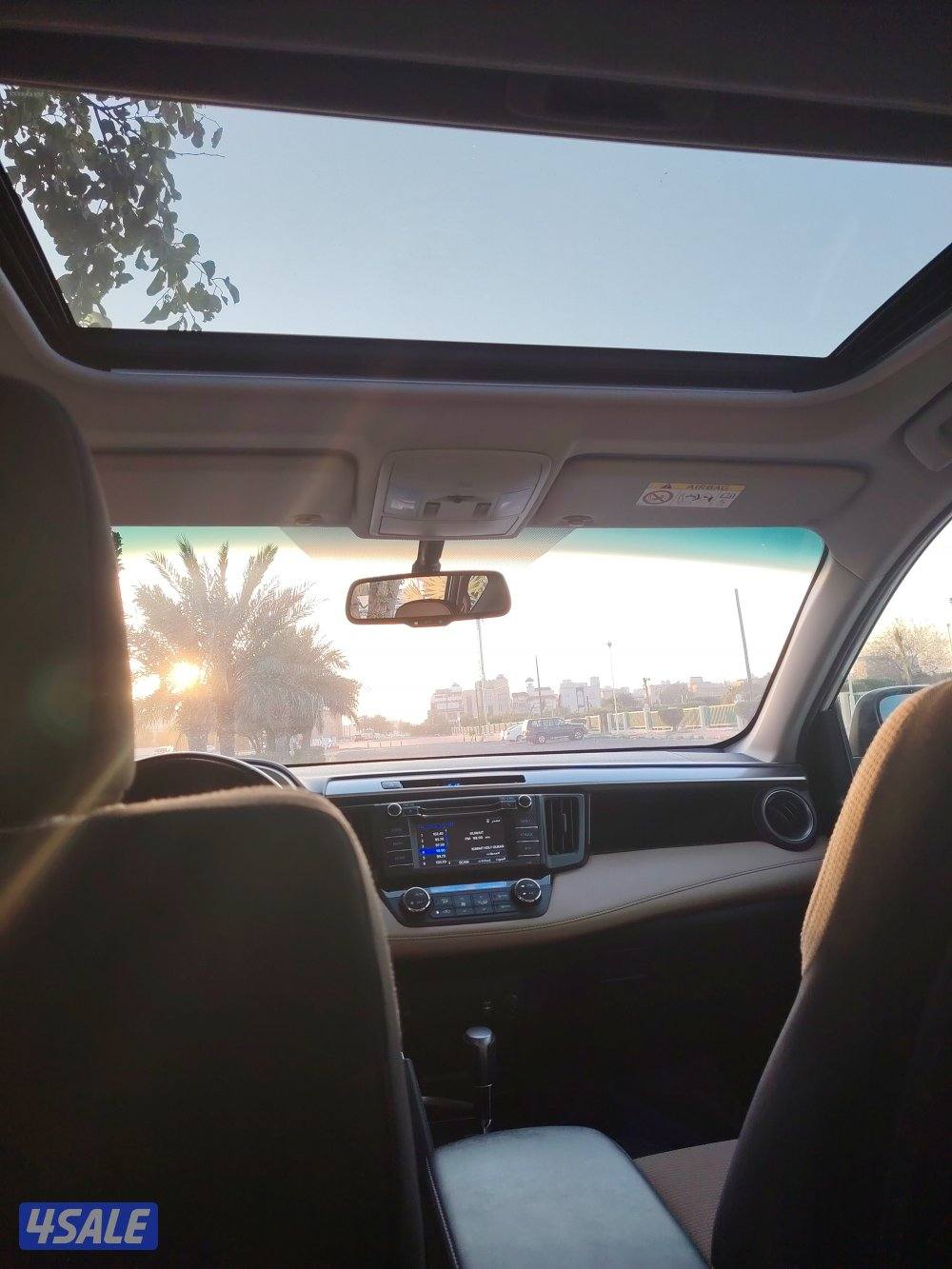 للبيع جيب تويوتا راف فور موديل2018 فل فتحه بصمه لحالةلوكالةشرط الفحص10