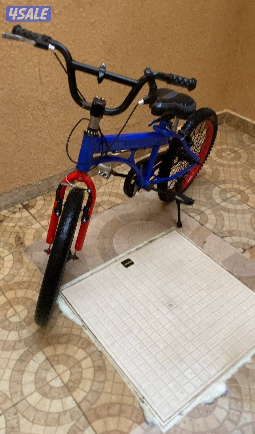 دراجه BMXمميز اشهر مقاس السعر 45 د.ك قابل للتفاوض  درفت وقفز0