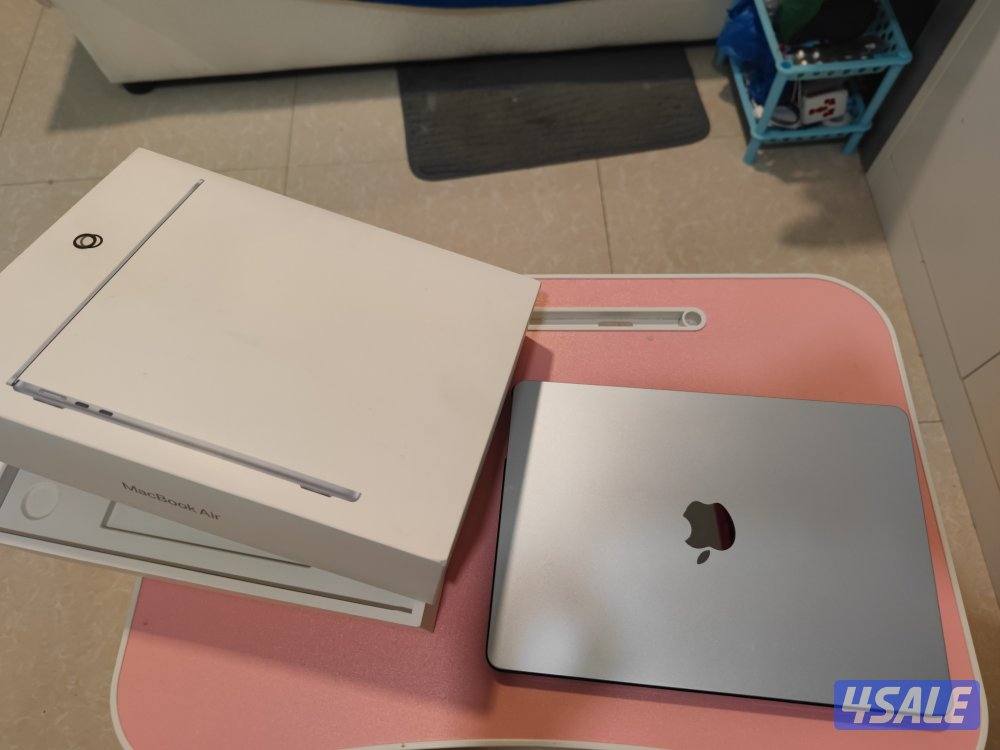 MacBook Air m4 16GB ram 260 GB storage is the new I was only using one2