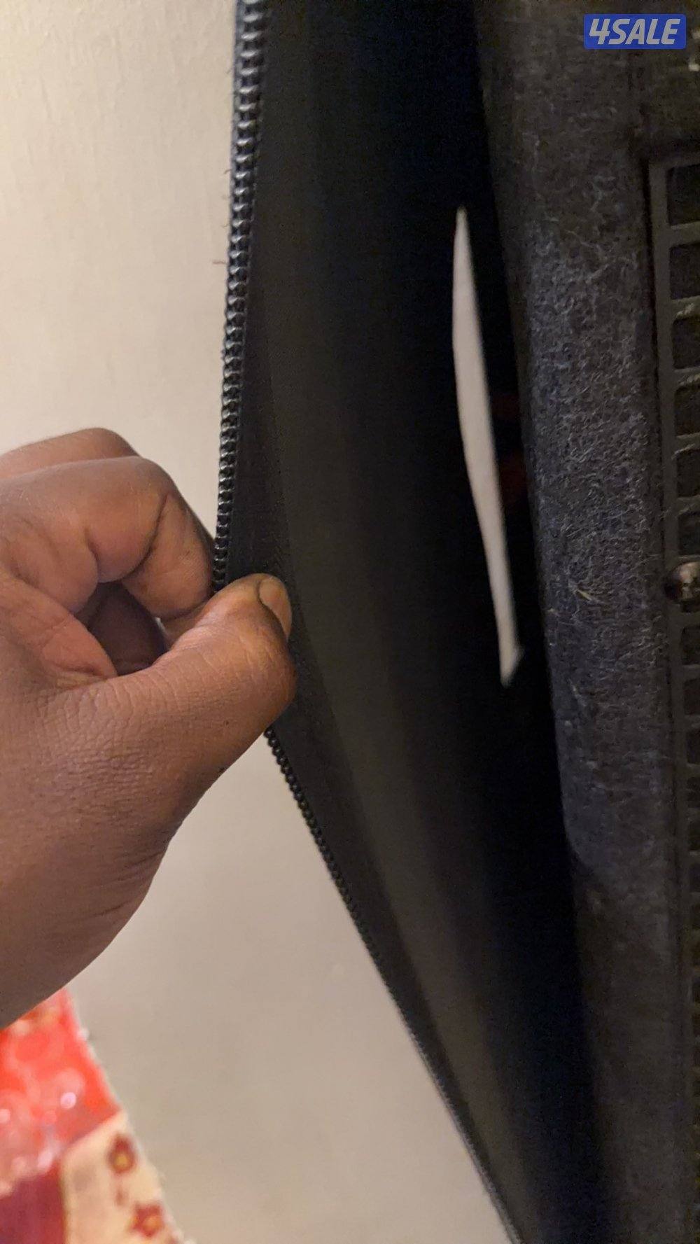 للبيع سماعات رولاند الحجم الكبير + التلبيس0