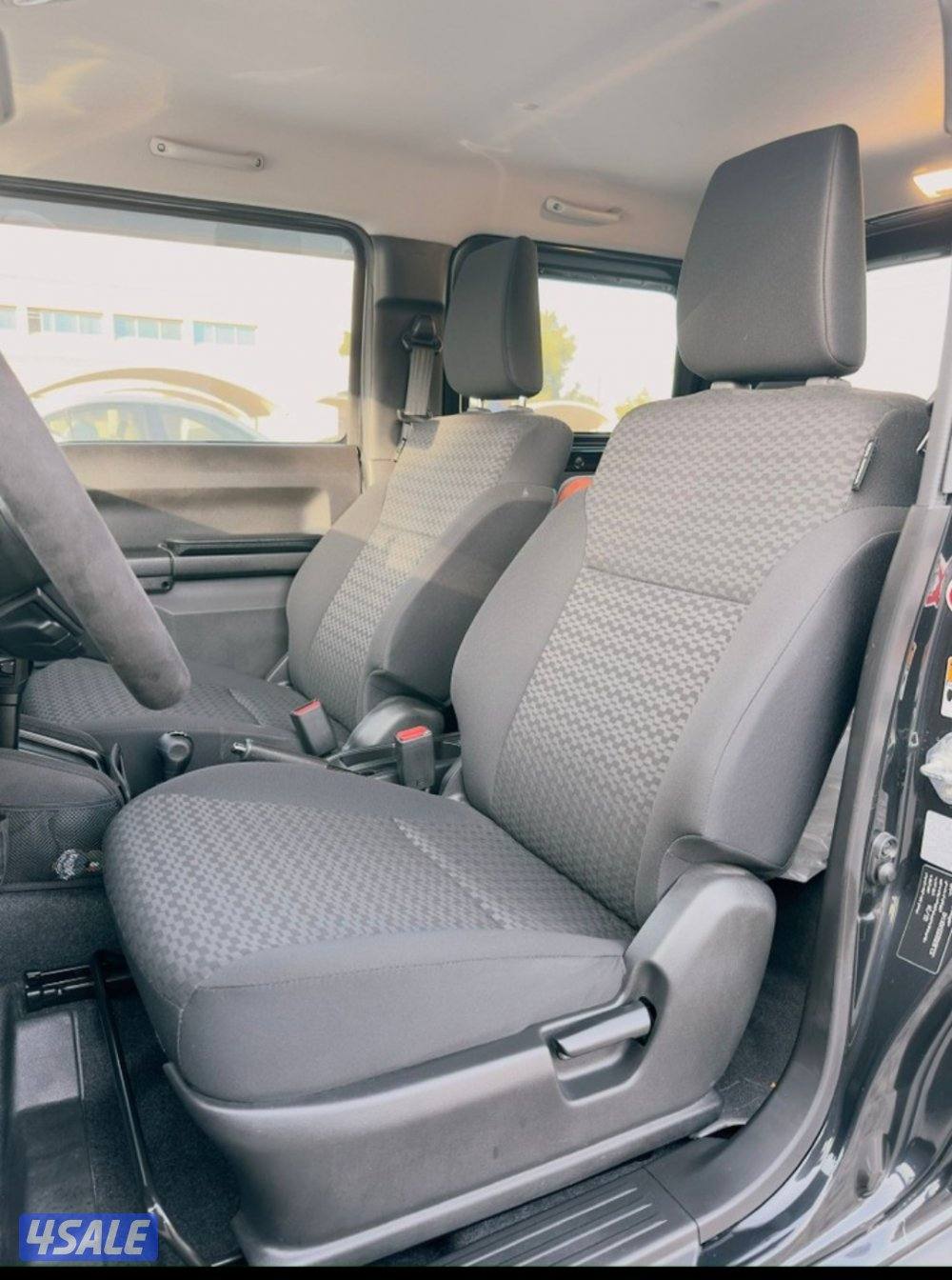 سوزوكي جيمني 2025 باب واحد عداد :9600 سيرفس منتظم تحت الكفاله 
خاليه م4