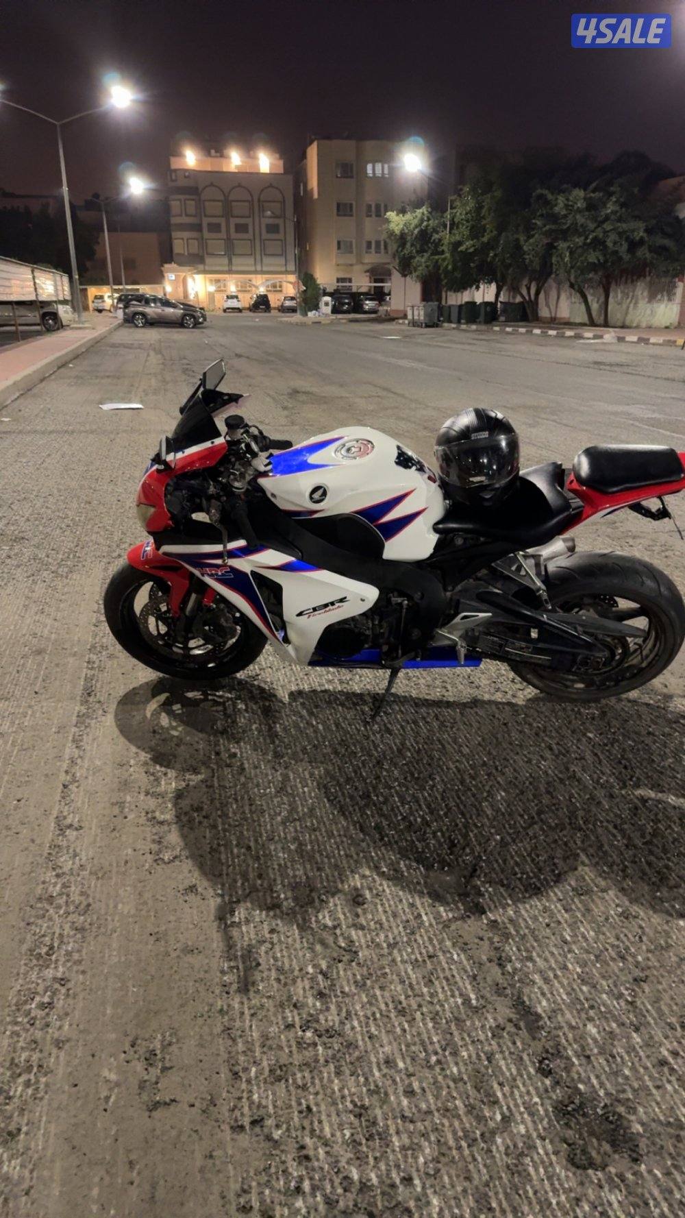 للبيع سي بي ار ١٠٠٠ ار ار ٢٠١٠ بيمه سنه كفرات وسيرفس جديد2