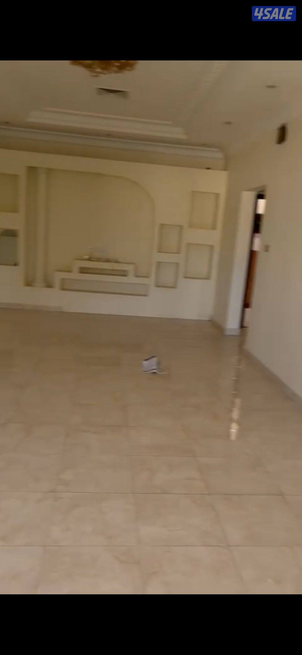 شقه ٣ غرف +غرفه مدبره منزل + حمامين + صاله + مطبخ ( غرفه منهم ماستر)0