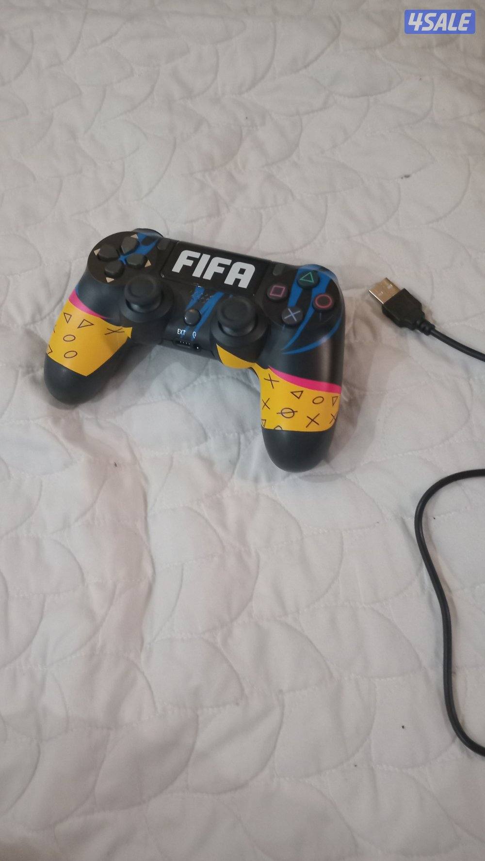 يدا بلاستيشن فور0