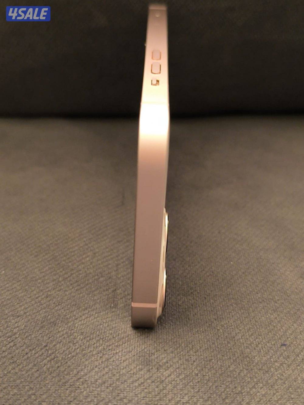 iPhone 13 and iPhone 8 pulse5