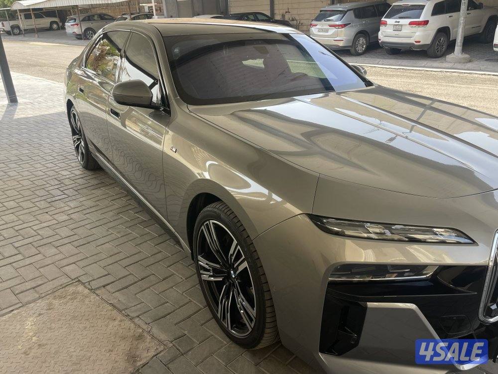 الفئة السابعة فل اوبشن شرط الفحص اللون شامبين من داخل  تأن5