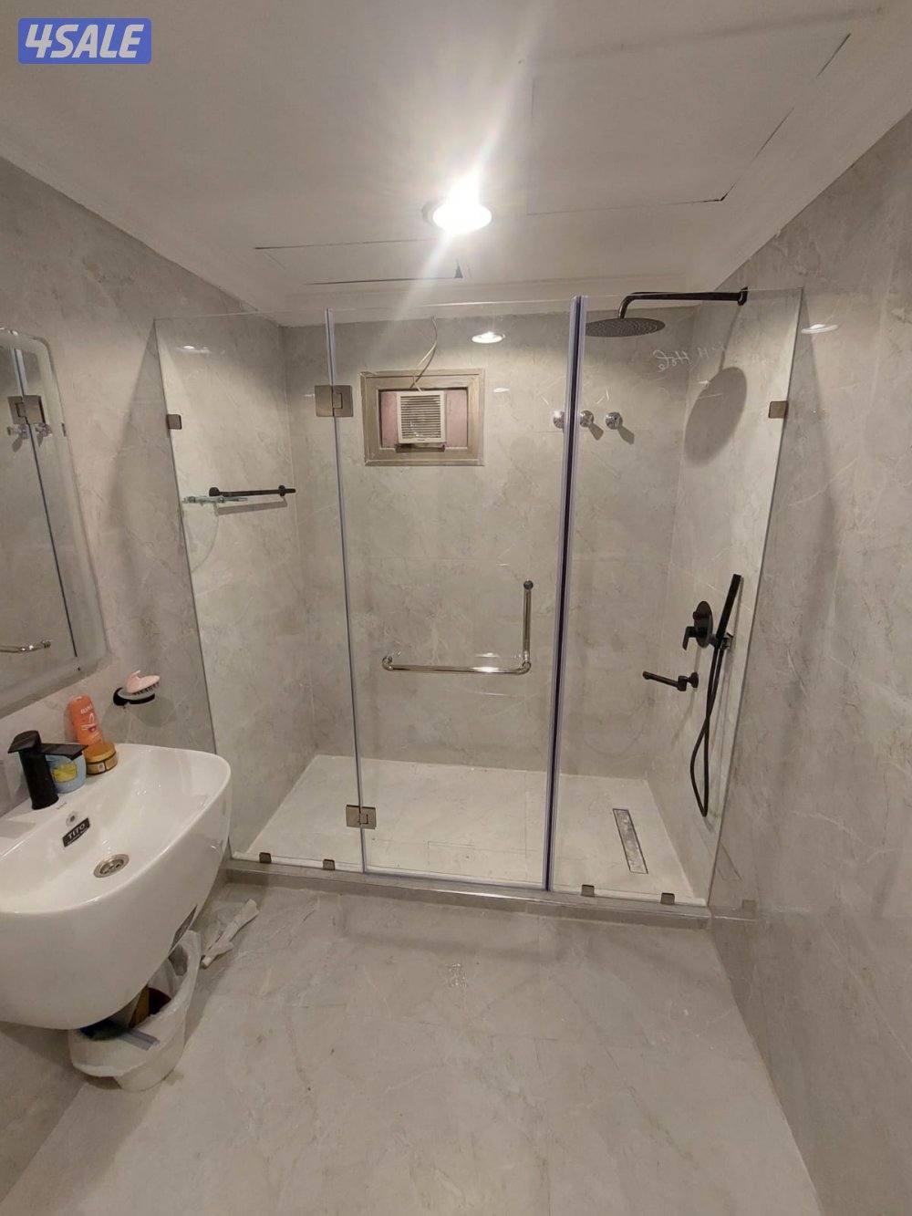 فني زجاج ومرايا وشاور بكس وطاولات طعام وتركيب جميع انواع الزجاج8