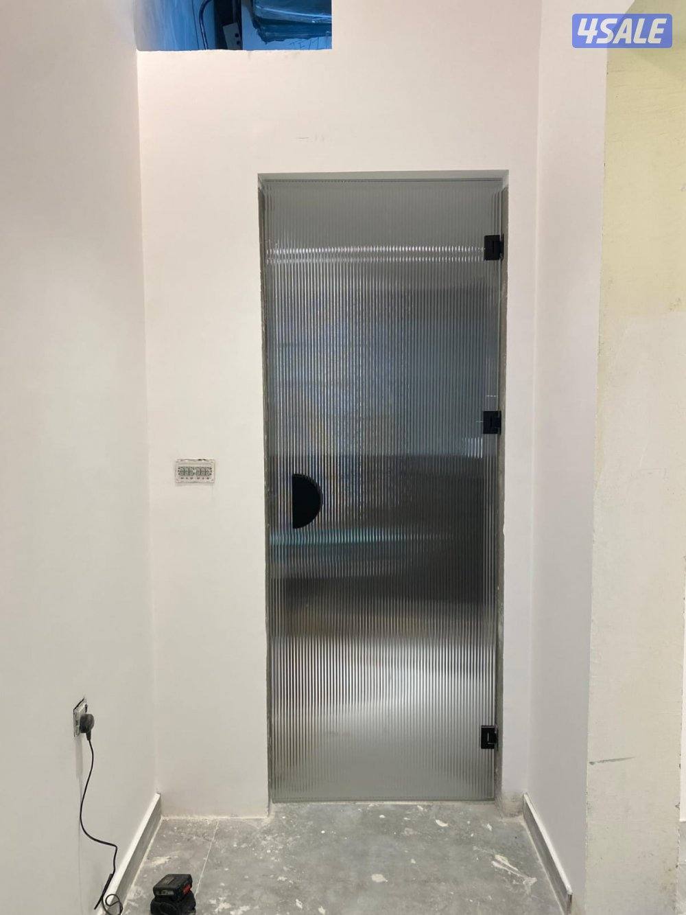 فني زجاج ومرايا وشاور بكس وطاولات طعام وتركيب جميع انواع الزجاج11