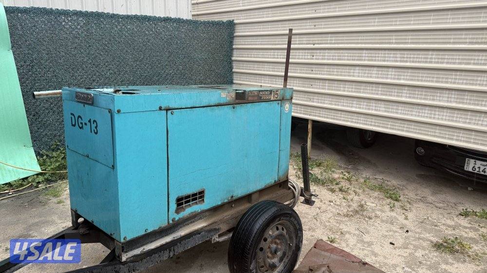 للبيع مكينة ديزل كاتم ٢٠ الف0