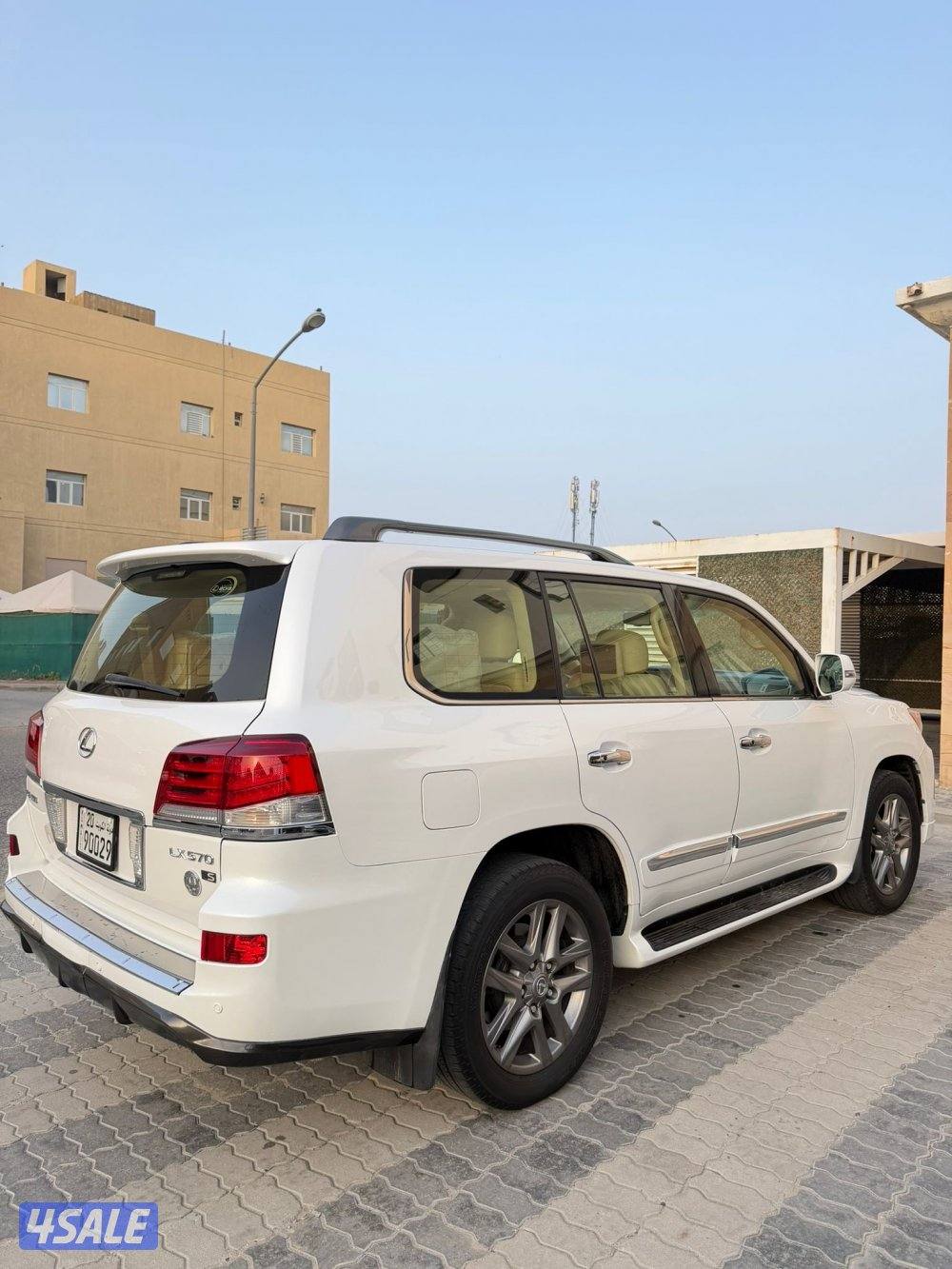 للبيع لكزس 2013 صبغ الوكاله2