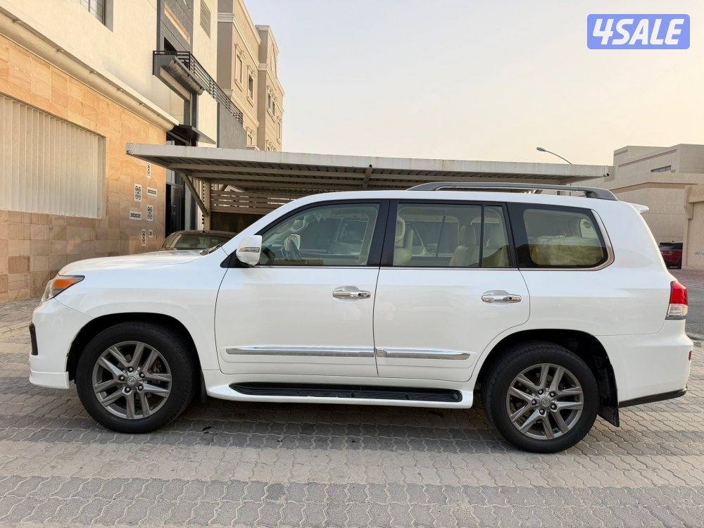 للبيع لكزس 2013 صبغ الوكاله4