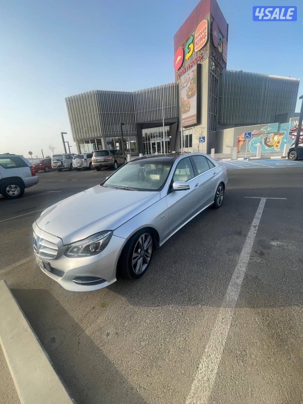 مرسيدسE300 2016 صبغ وكالة بحالة ممتازة3