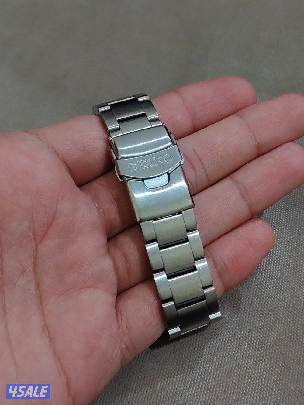 Seiko sports model SRPG27K1
Cal./movt: 4R36
Dial:40mm3