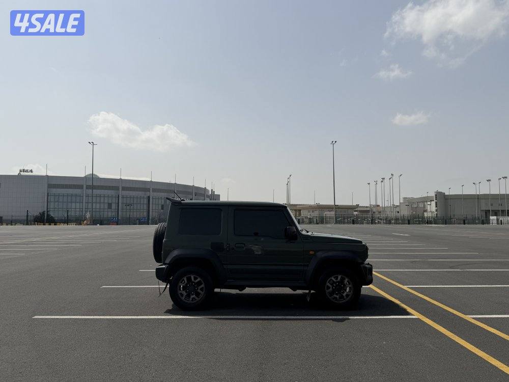 سوزوكي جمني موديل2022 لون اخضر5