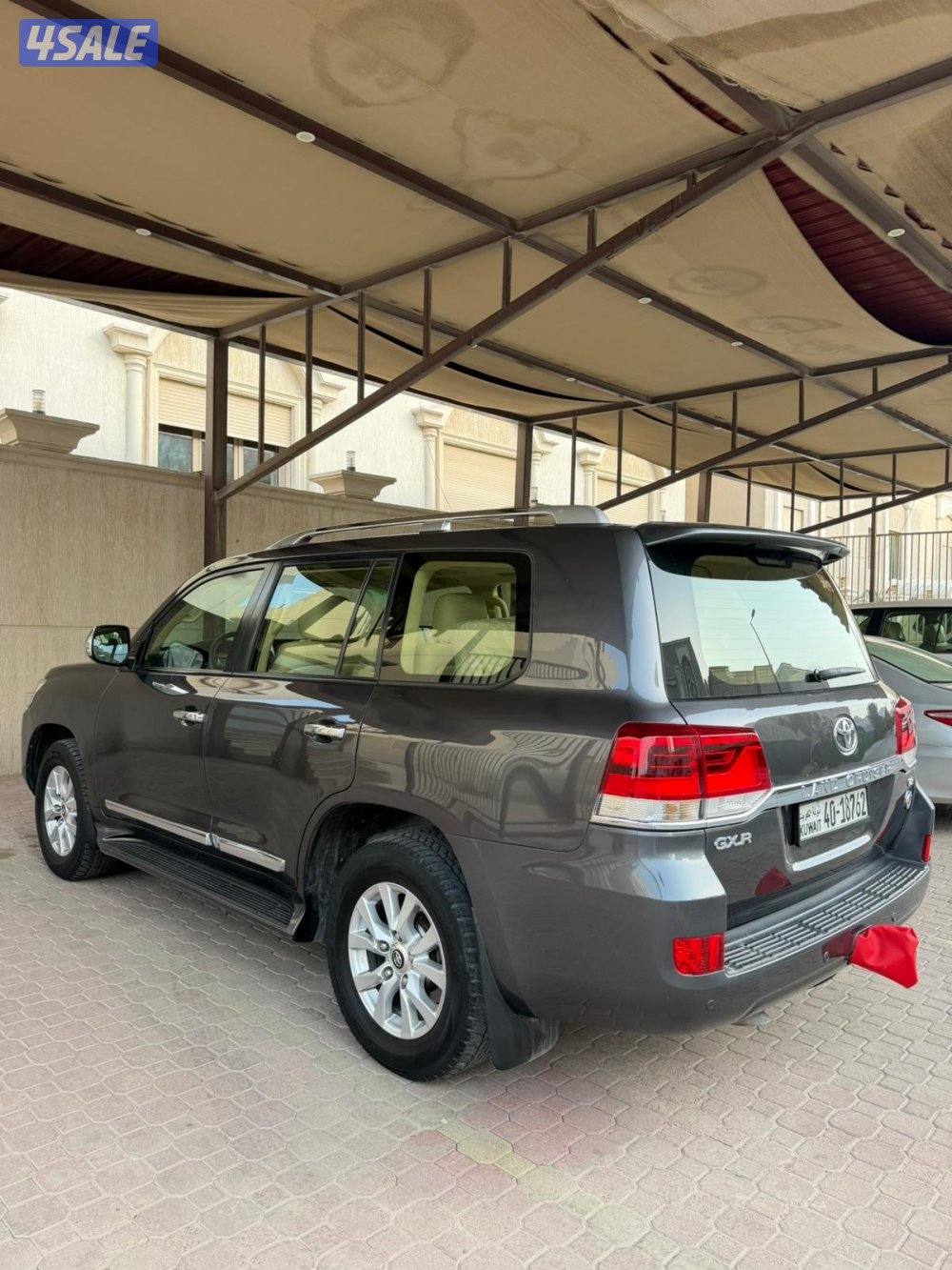 لاند كروزر 2016 عداده 220 صبغ الوكاله2