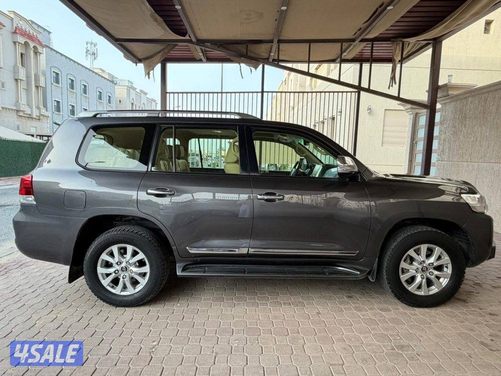 لاند كروزر 2016 عداده 220 صبغ الوكاله4