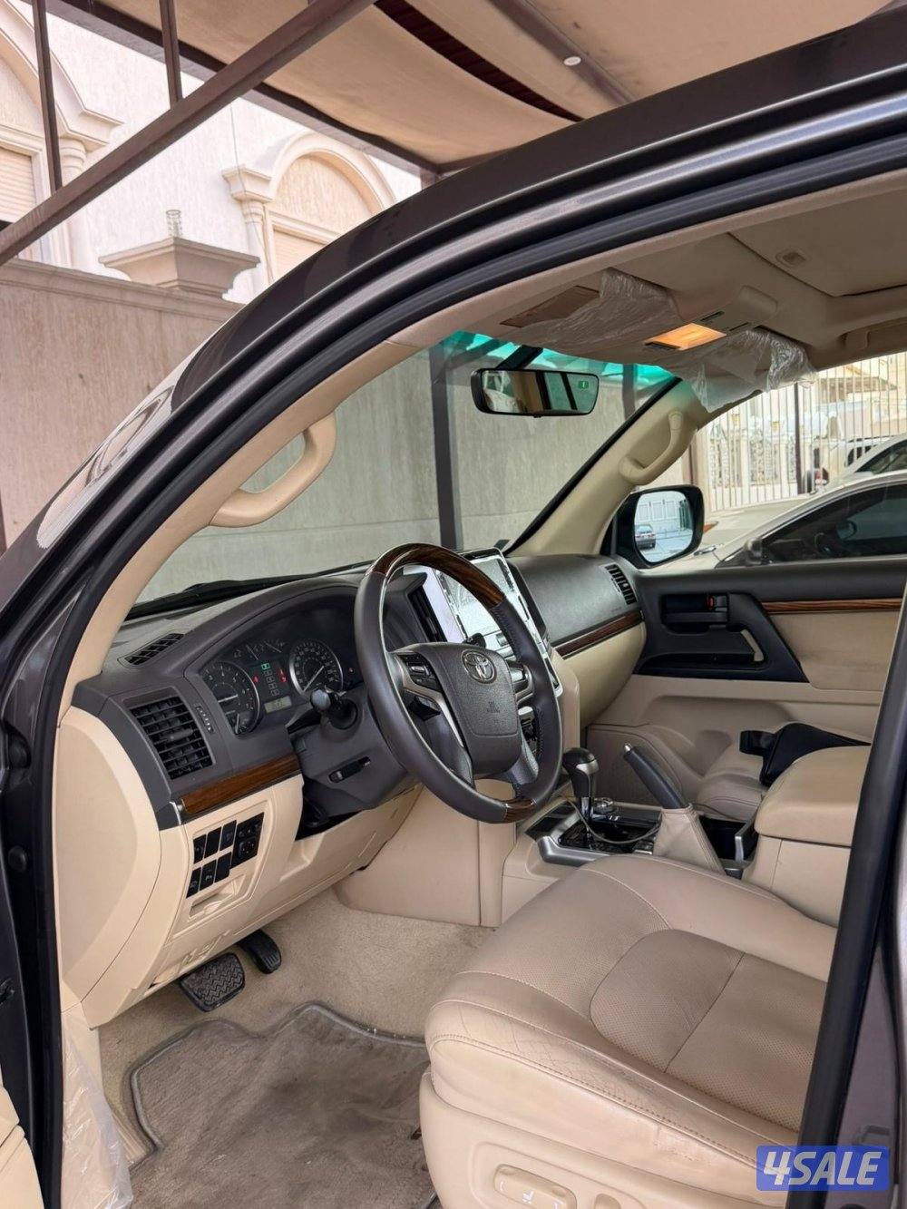 لاند كروزر 2016 عداده 220 صبغ الوكاله6