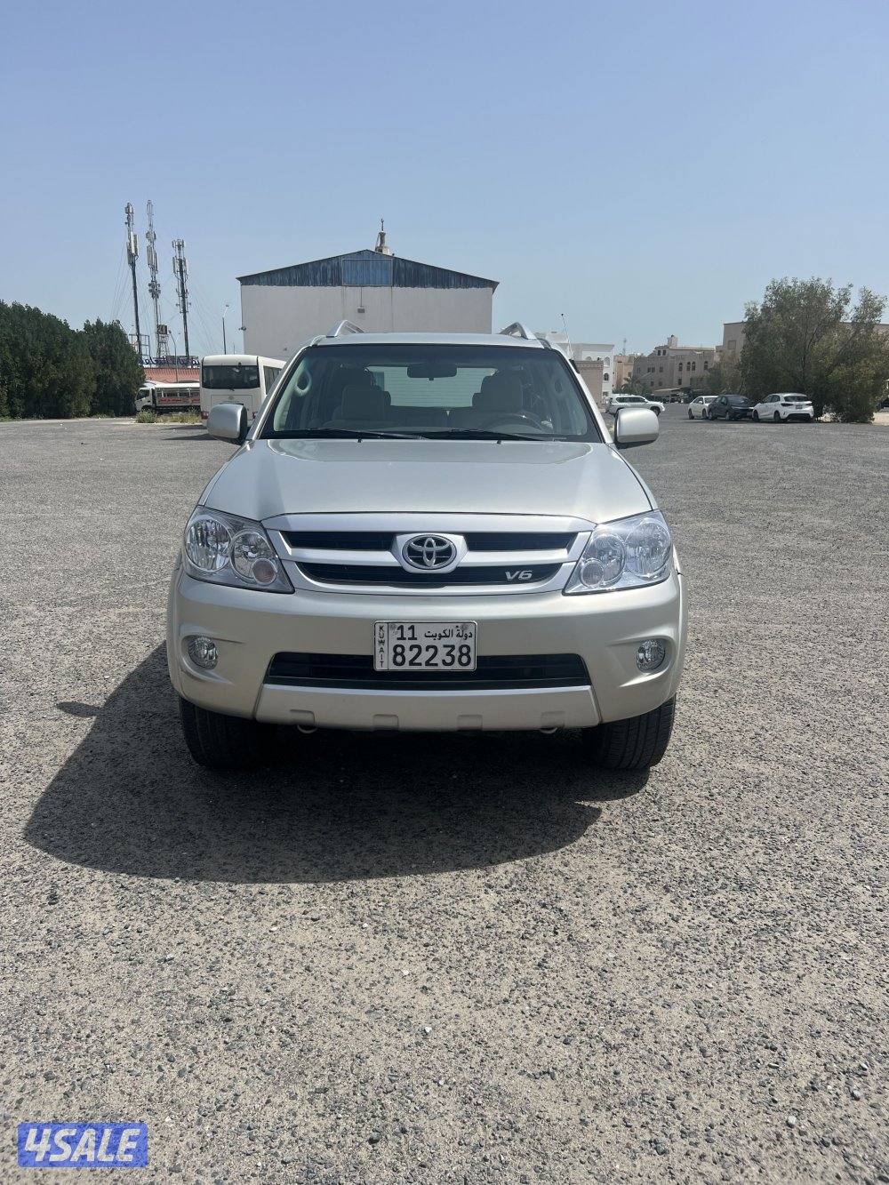 للبيع جيب فورتنر بحالة الوكالة0