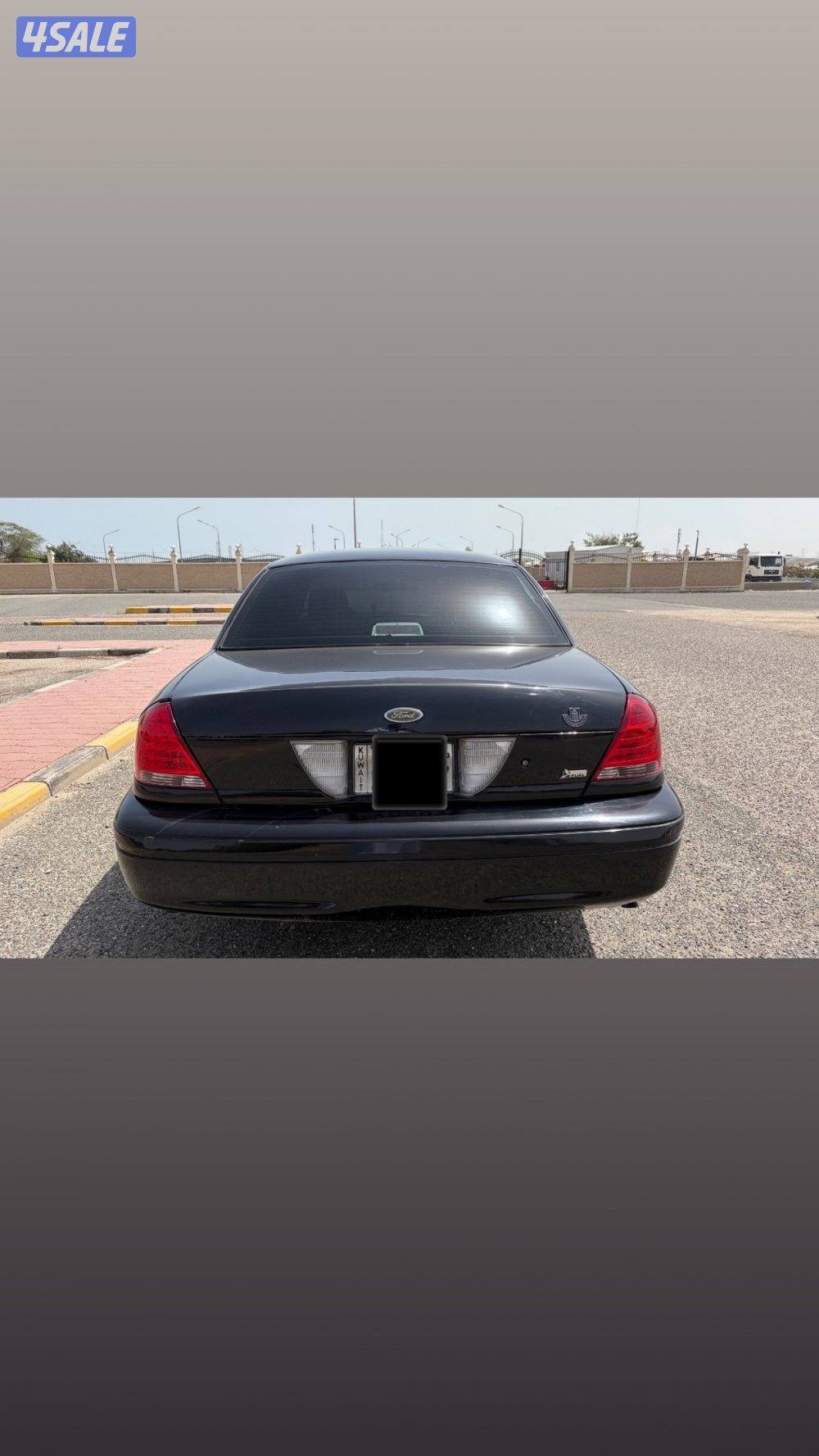 للبيع فورد فكتوريا 2009 دورية أصلي وارد كندا بحالة ممتازة ،2