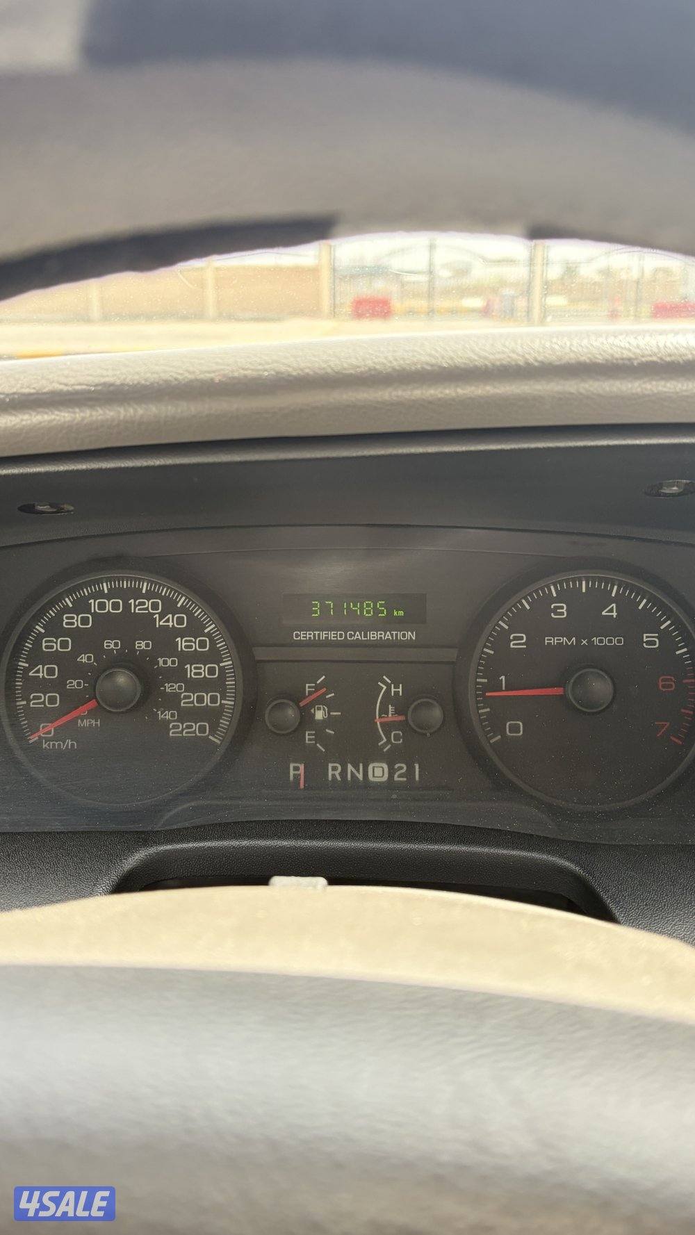 للبيع فورد فكتوريا 2009 دورية أصلي وارد كندا بحالة ممتازة ،4