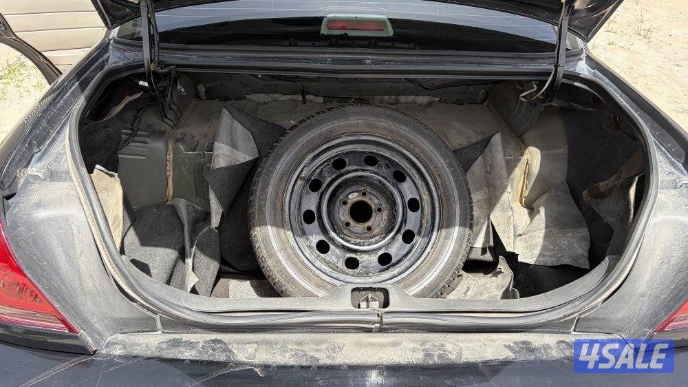 للبيع فورد فكتوريا 2009 دورية أصلي وارد كندا بحالة ممتازة ،5