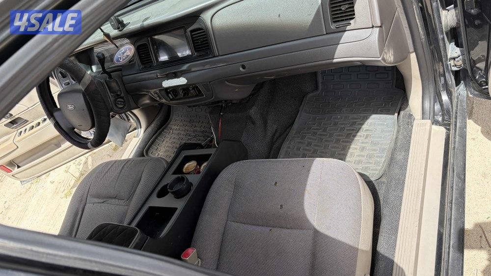 للبيع فورد فكتوريا 2009 دورية أصلي وارد كندا بحالة ممتازة ،7