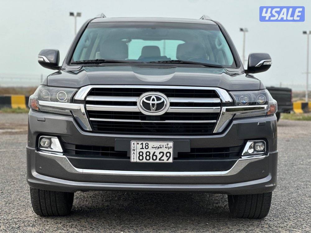 للبيع لاندكروزر جراند تورنج ماشي ١٦٠ الف كيلو2