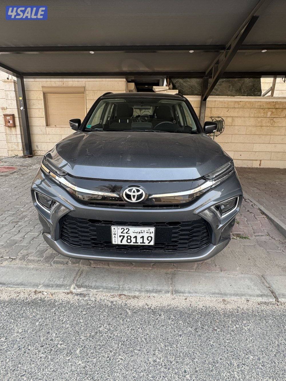 تويوتا أوربان كروزير 25 ممشى 17ألف بعض الزلوغ بالصور السياره صبغ وكاله0