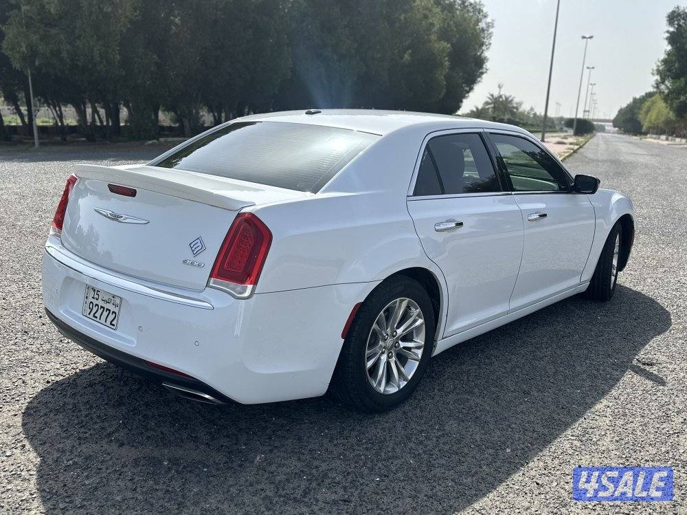 للبيع كرايسلر 2017 بحالة ممتازة1