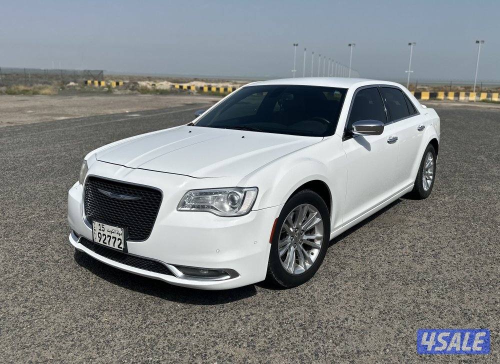 للبيع كرايسلر 2017 بحالة ممتازة3