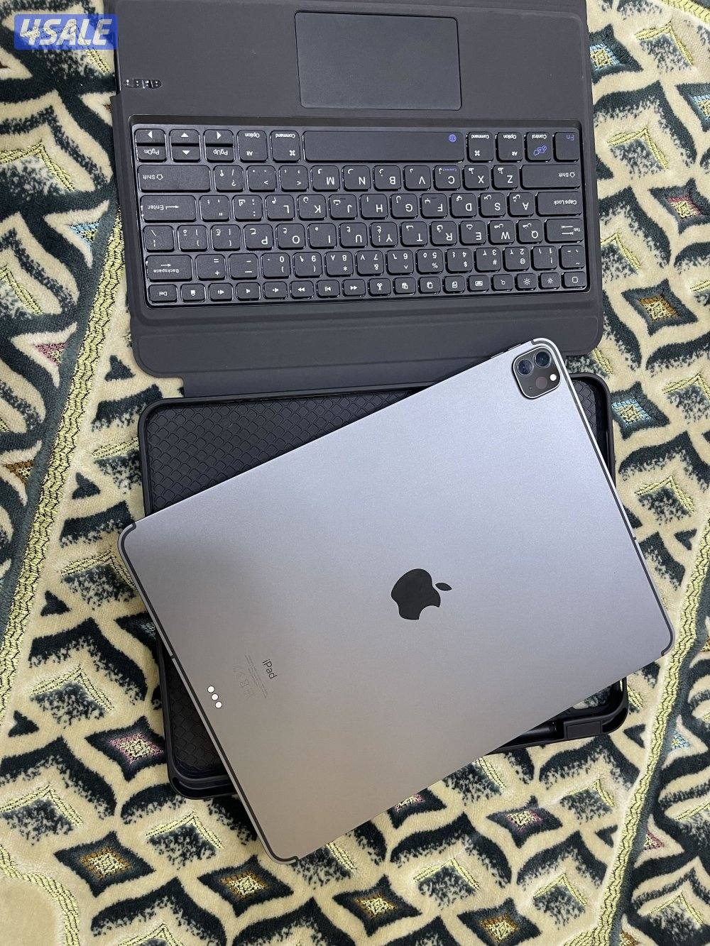 ايباد ابل برو 12.9 انش 128 قيقا شريحة بطارية 100 مع كيبورد4