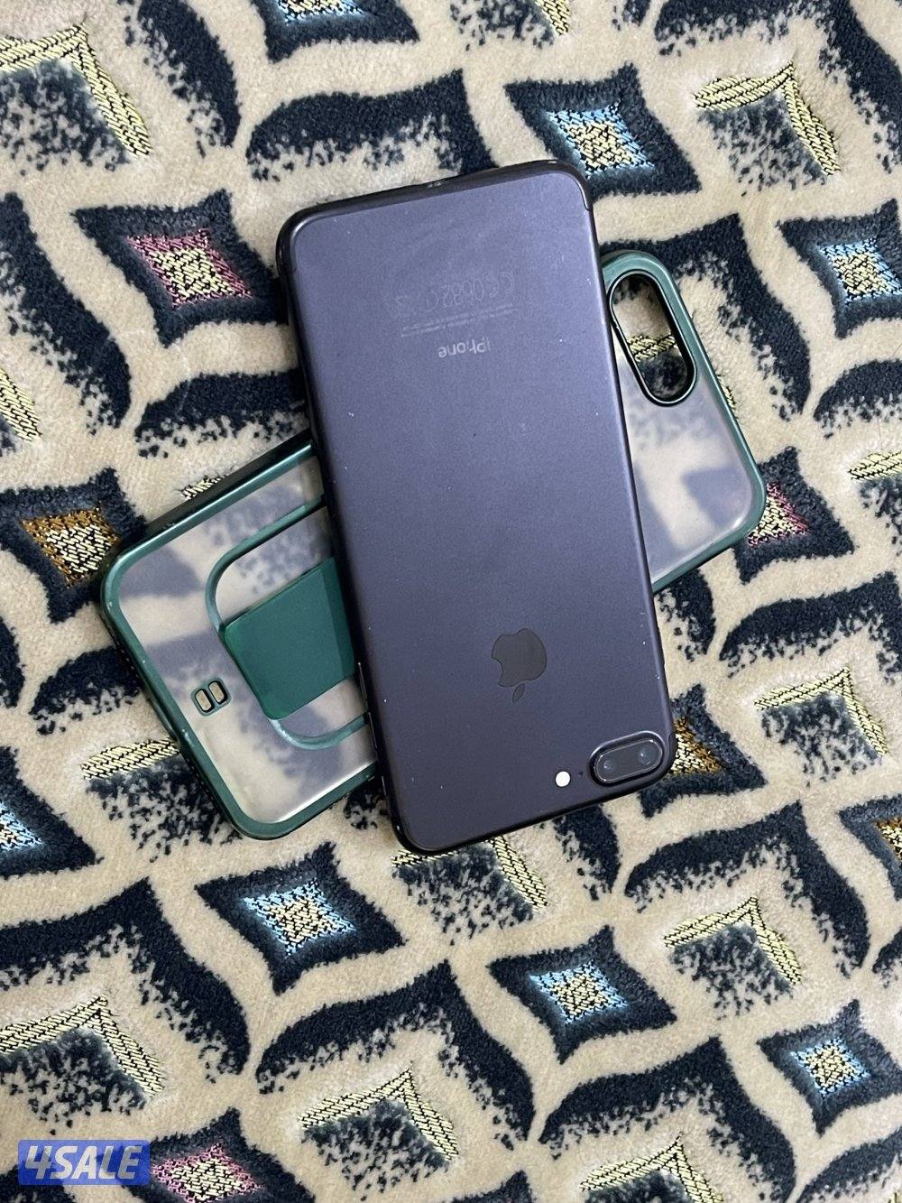 ايفون 7 بلس الكبير 256 جيجابايت بطارية 100 نظيف وشغال تمام مع الكفر1