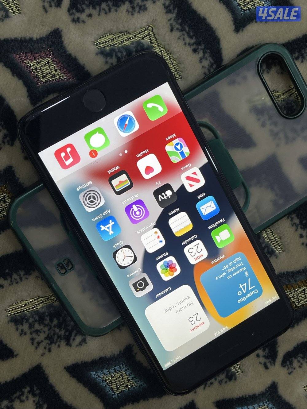 ايفون 7 بلس الكبير 256 جيجابايت بطارية 100 نظيف وشغال تمام مع الكفر2