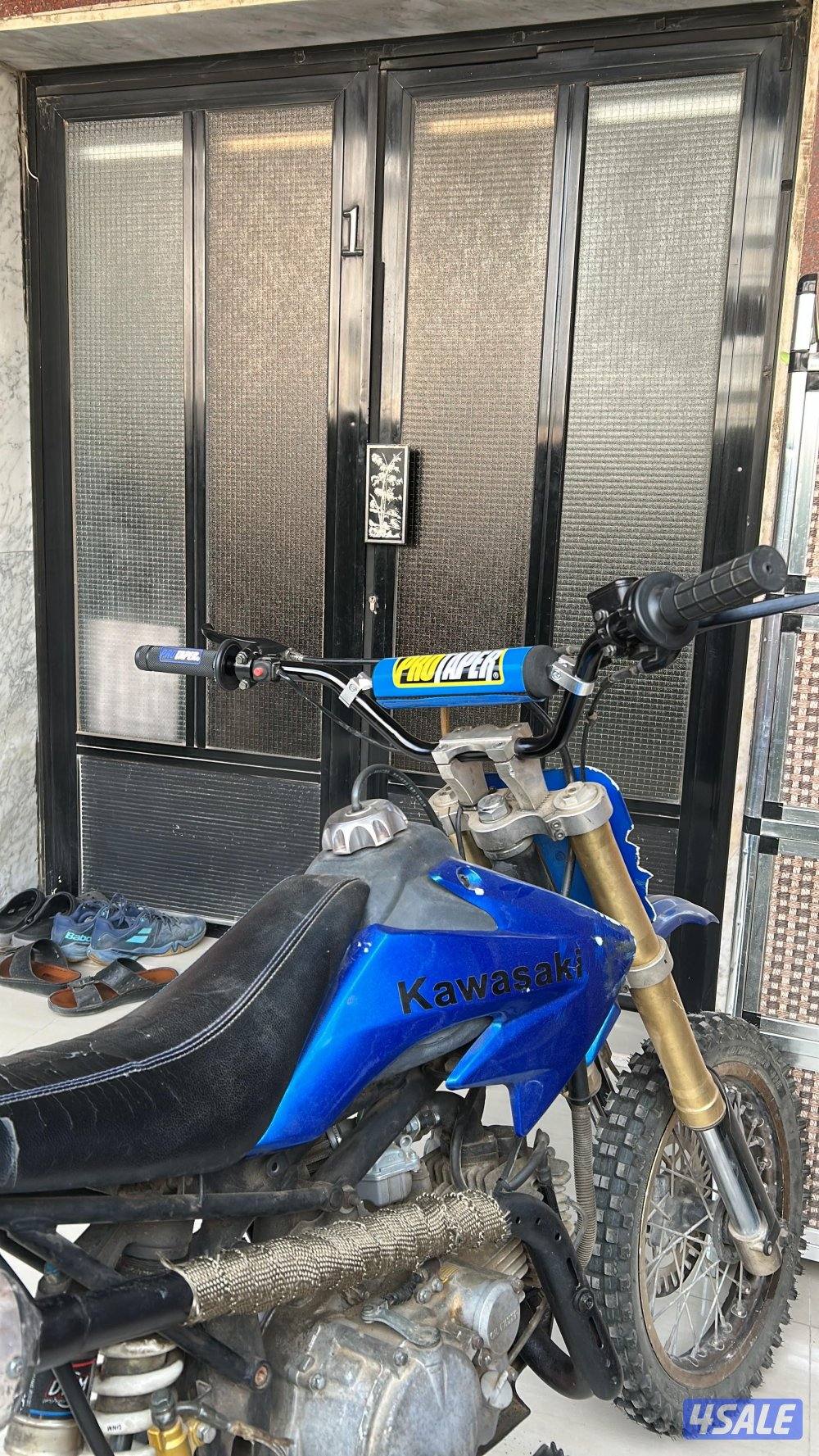 للبيع سيكل بر حجم 110cc ممتاز و عليه صوت قوي0