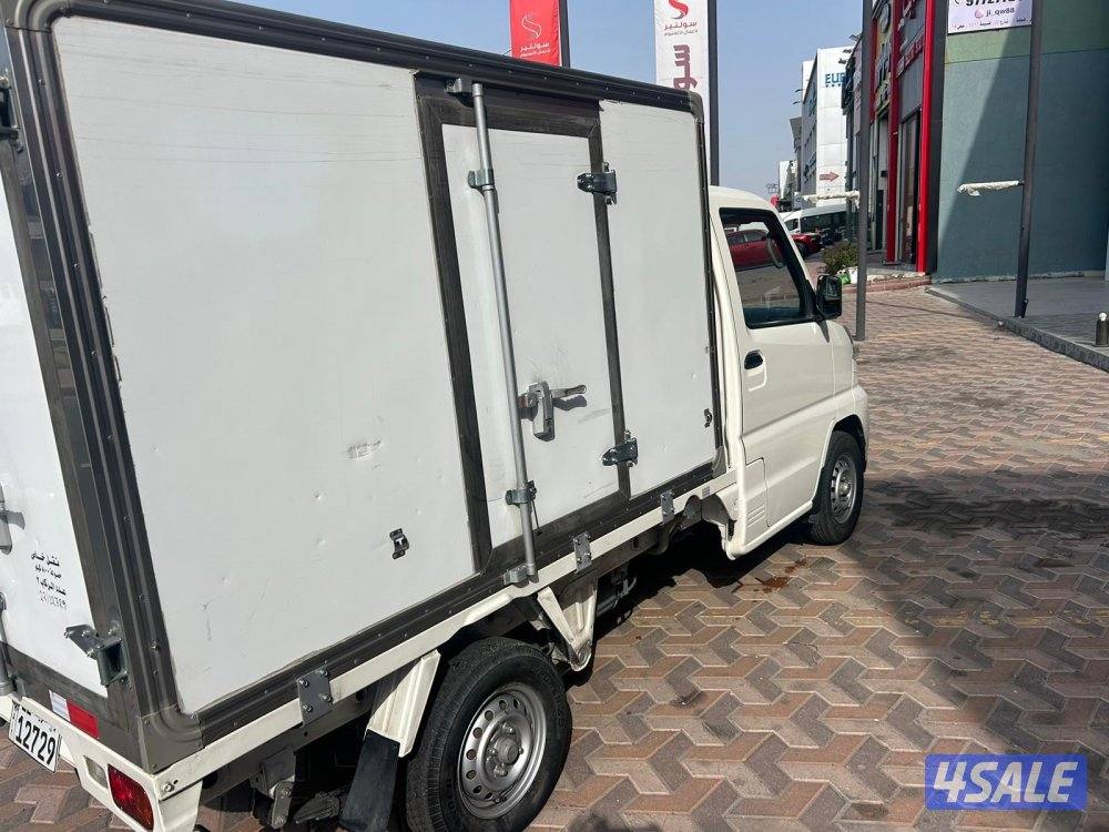 للبيع فريكا موديل2023 عداد ١٣٠ الف مفتاحين قير عادي4