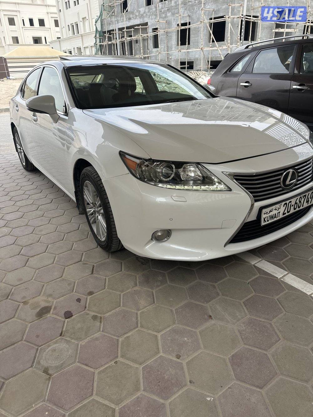 للبيع لكزس. 2013  ماشي ٢٨٦شرط وكاله0