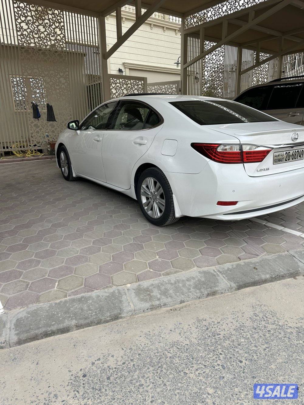 للبيع لكزس. 2013  ماشي ٢٨٦شرط وكاله2