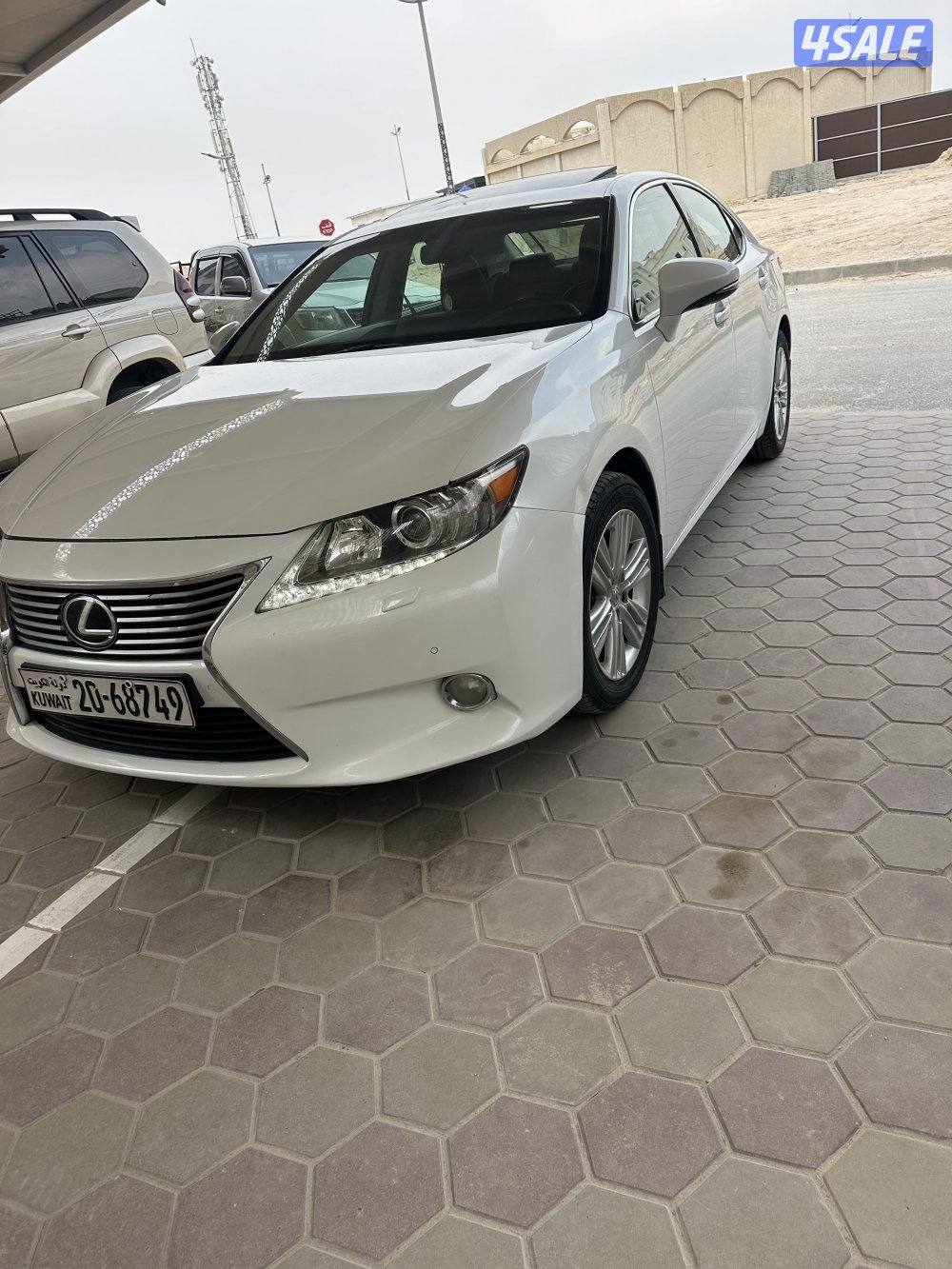 للبيع لكزس. 2013  ماشي ٢٨٦شرط وكاله3