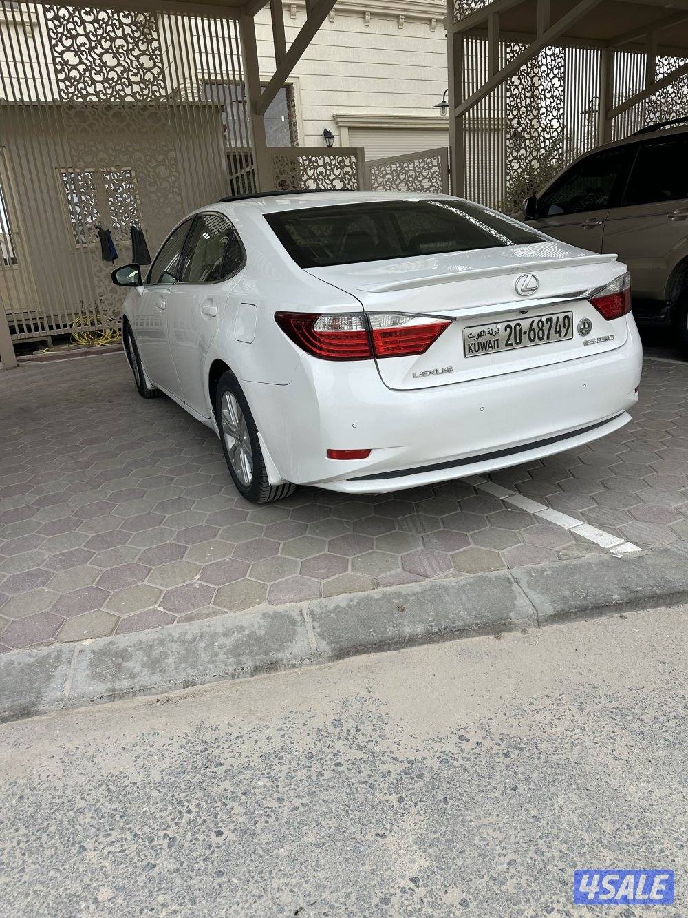 للبيع لكزس. 2013  ماشي ٢٨٦شرط وكاله6