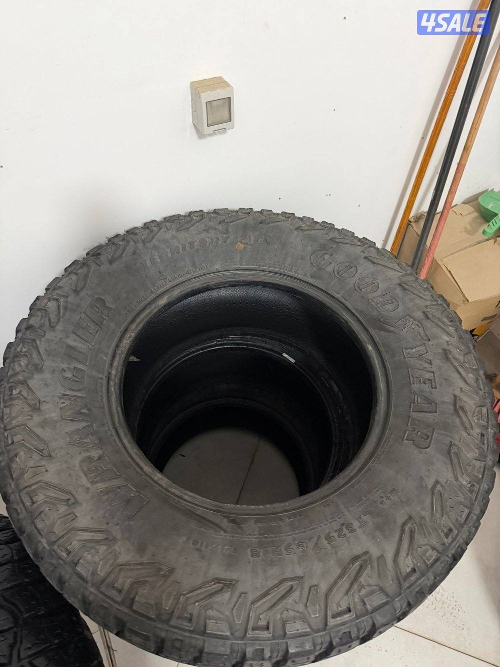 للبيع تواير Good year حجم325/65/181
