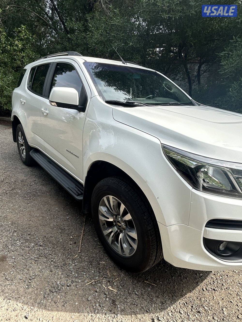 للبيع تريل بليز شفر لون ابيض نظيف جدا ممشى قليل 30 الف2